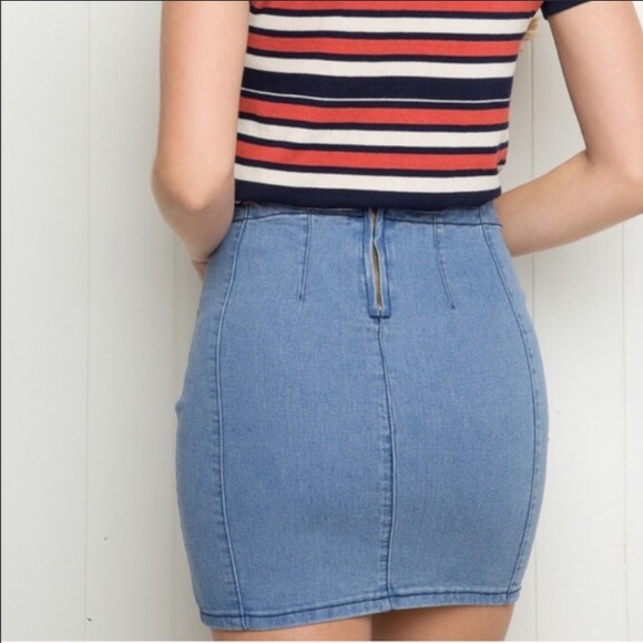 NEW RARE Brandy Melville Blue Denim Justina Skirt - Picture 4 of 8